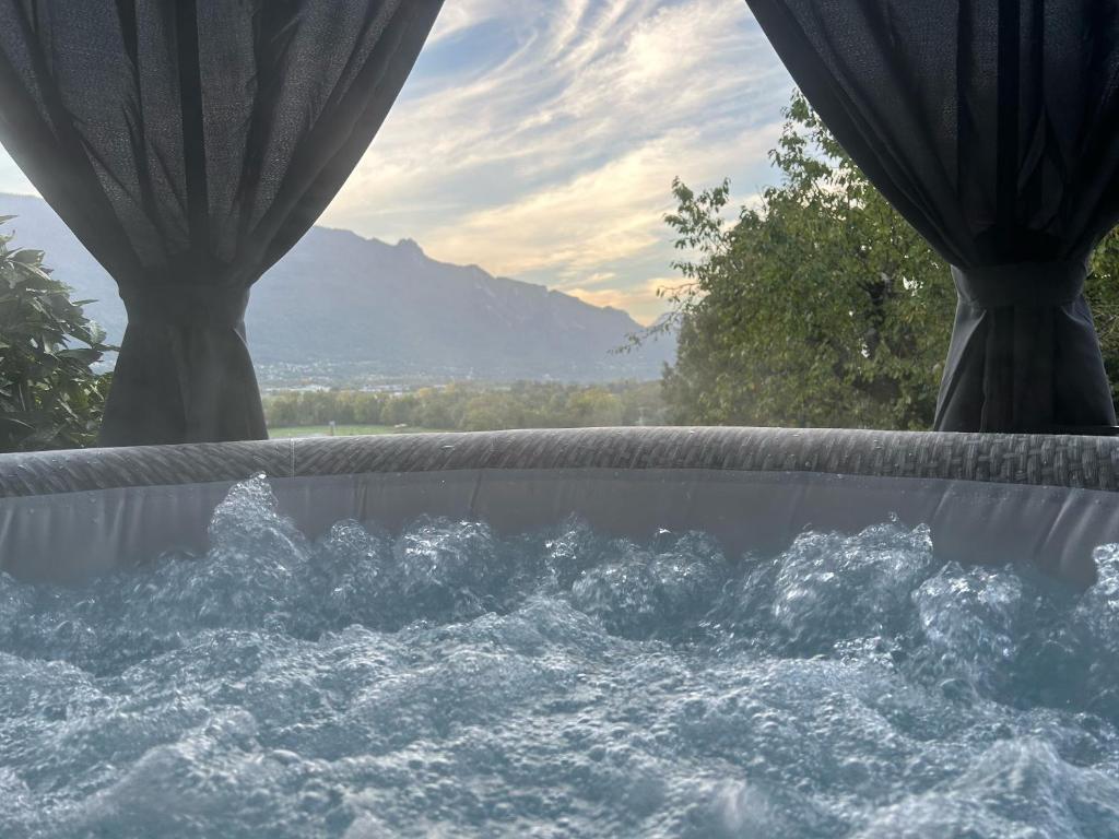 The Tiny home avec jacuzzi 5 min du lac du Bourget 10 min d Aix les bains et Chambery photo 2