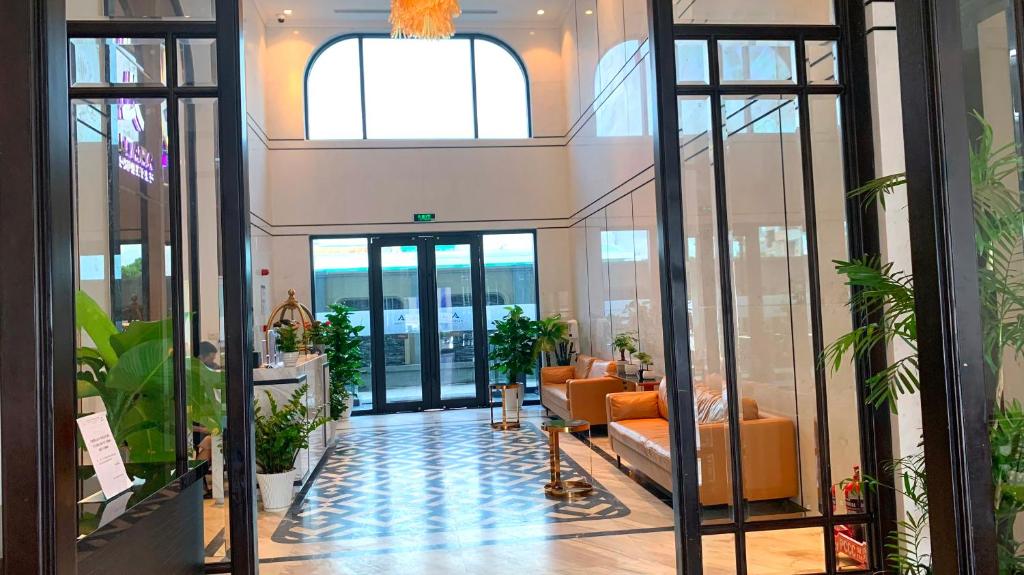 Sunny Quynhon Apartments & Hotel 3