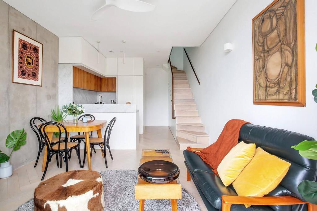 'The Fern' Split-level Eco Luxury in Alexandria