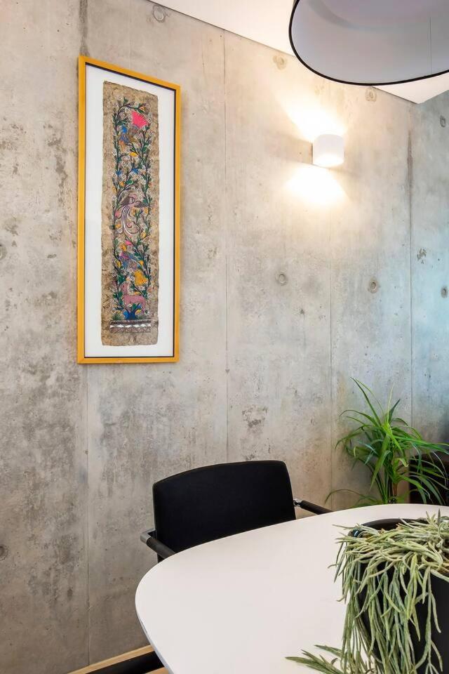 'Executive Luxury Retreat' Eco Passive Living photo 1