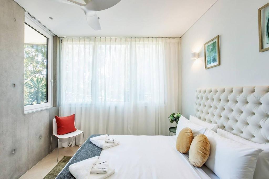 'Executive Luxury Retreat' Eco Passive Living photo 2