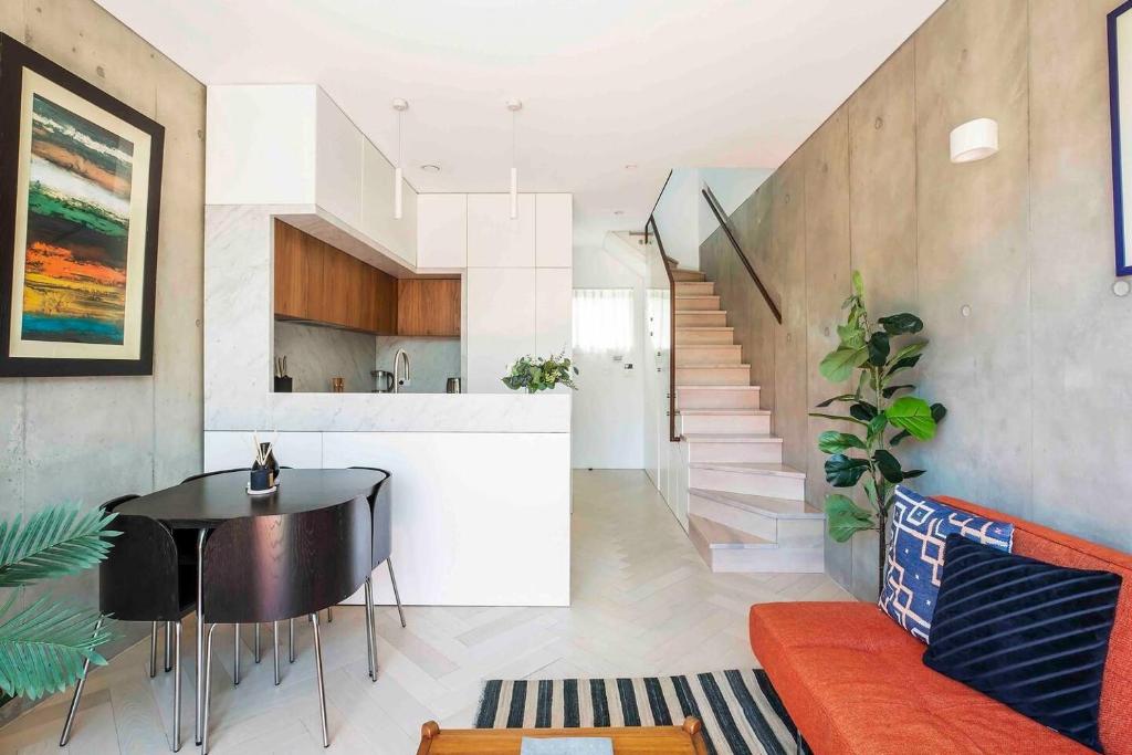 'The Fern' Double-story Luxury Suite with Terrace photo 3