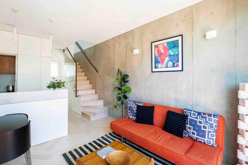 'The Fern' Double-story Luxury Suite with Terrace photo 4