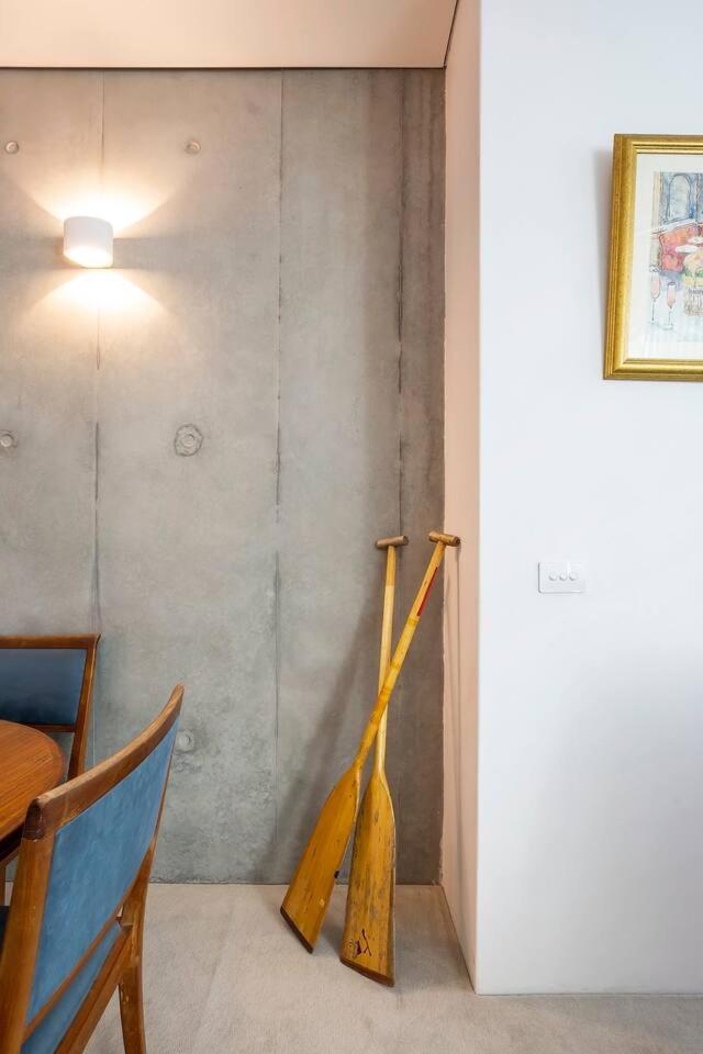 New York Warehouse Style in a modern Passive House photo 3