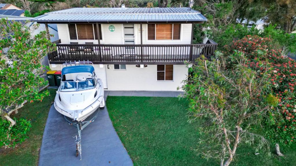 The Perfect Holiday Home photo 2