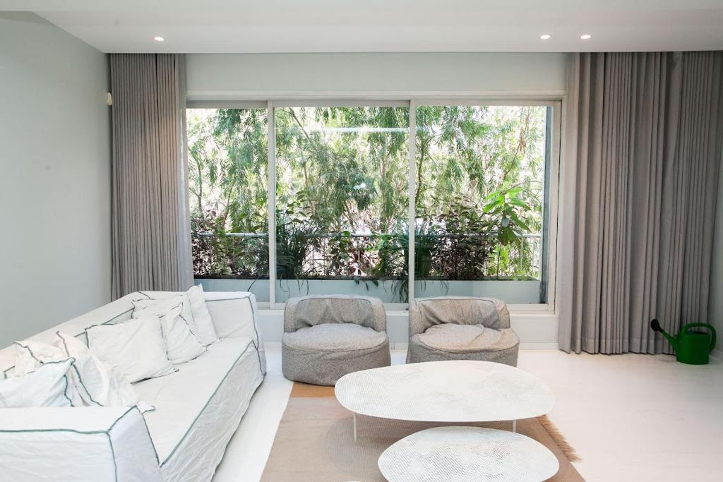 Huge Ultra Luxury TLV Apartment photo 1
