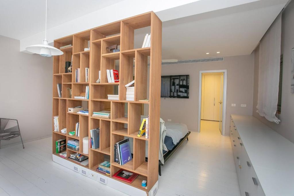 Huge Ultra Luxury TLV Apartment photo 4