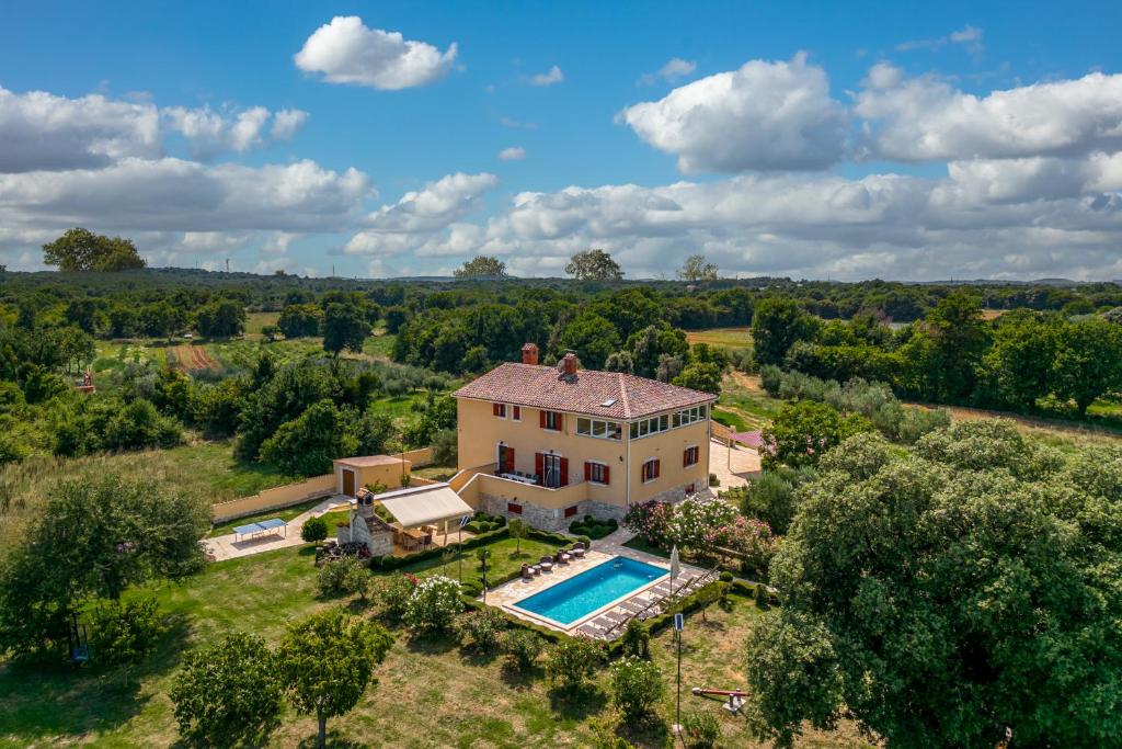 Pool Villa Divina - Happy Rentals
