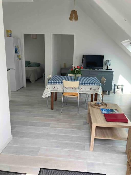 Appartement dans maison de campagne au calme photo 3