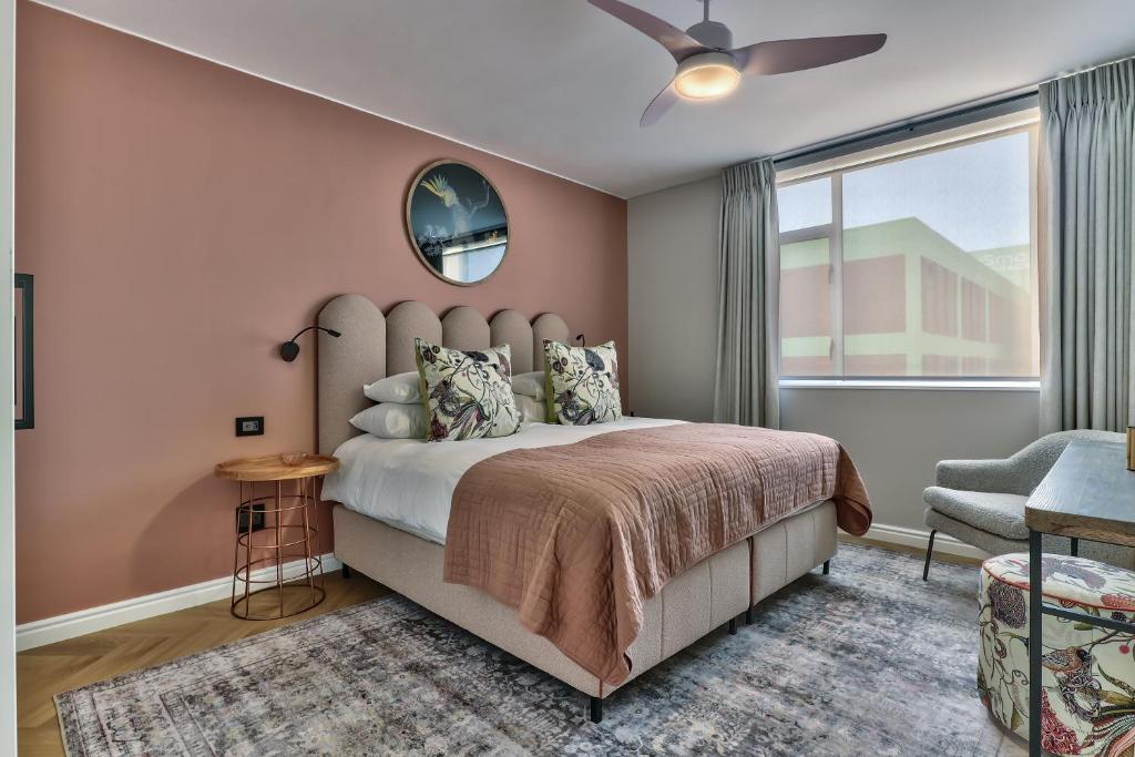 437 St Martini Gardens Apartments photo 4