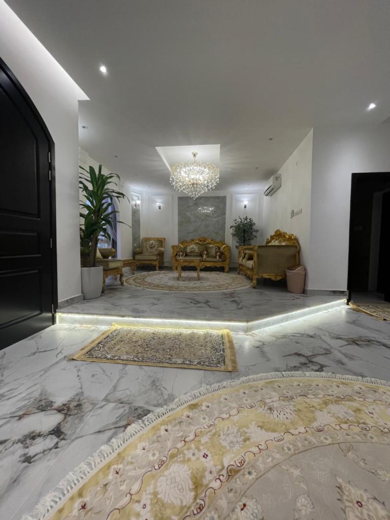 {
  "en-gb": "The home 1"
} photo 2