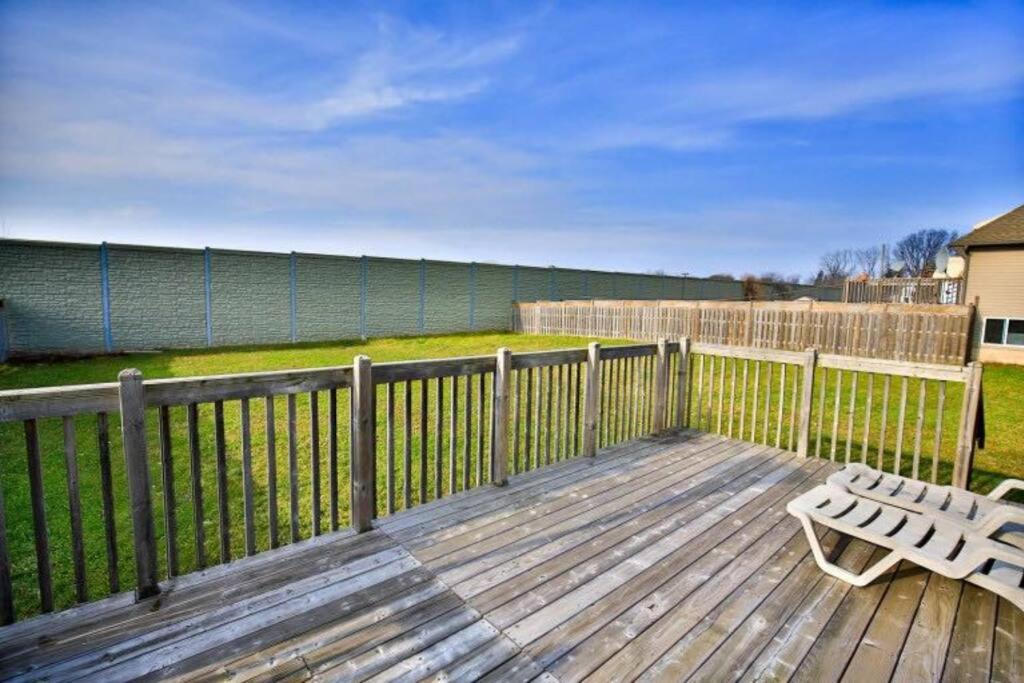 Beautiful Fallsview Home photo 2