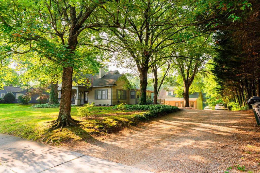 Beautiful Home in Historic Downtown Norcross photo 4