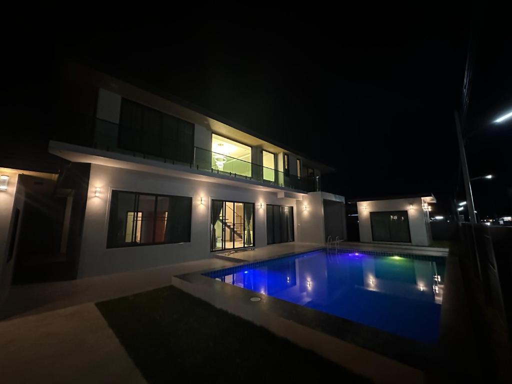 T&P Pool vila photo 1