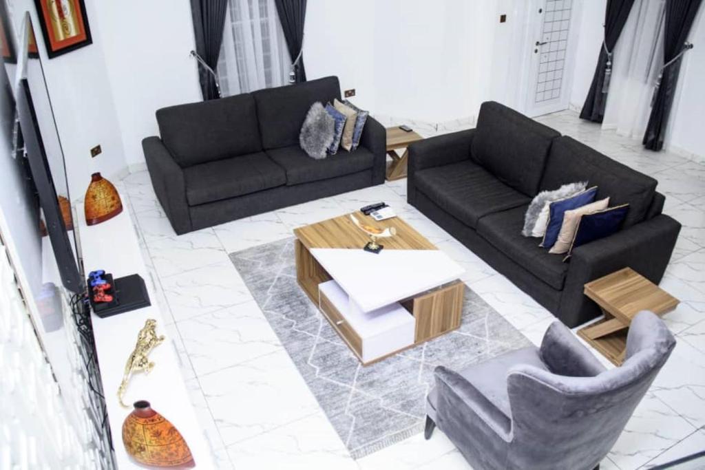 Cheerful 4 Bedroom Duplex in the Heart of Lekki photo 2