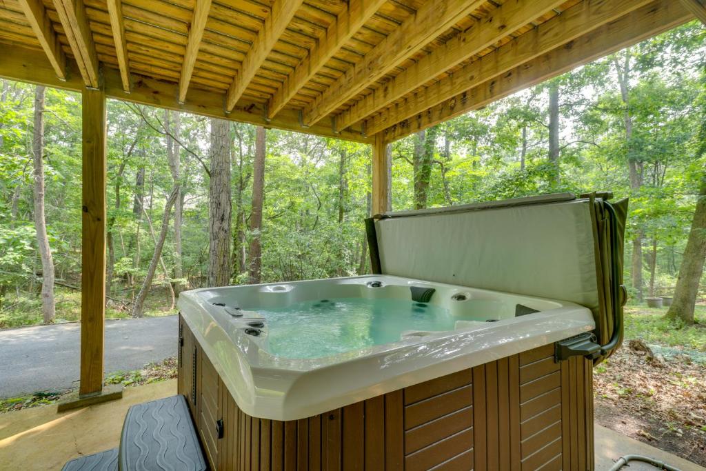 Spacious Massanutten Retreat with Hot Tub and Games