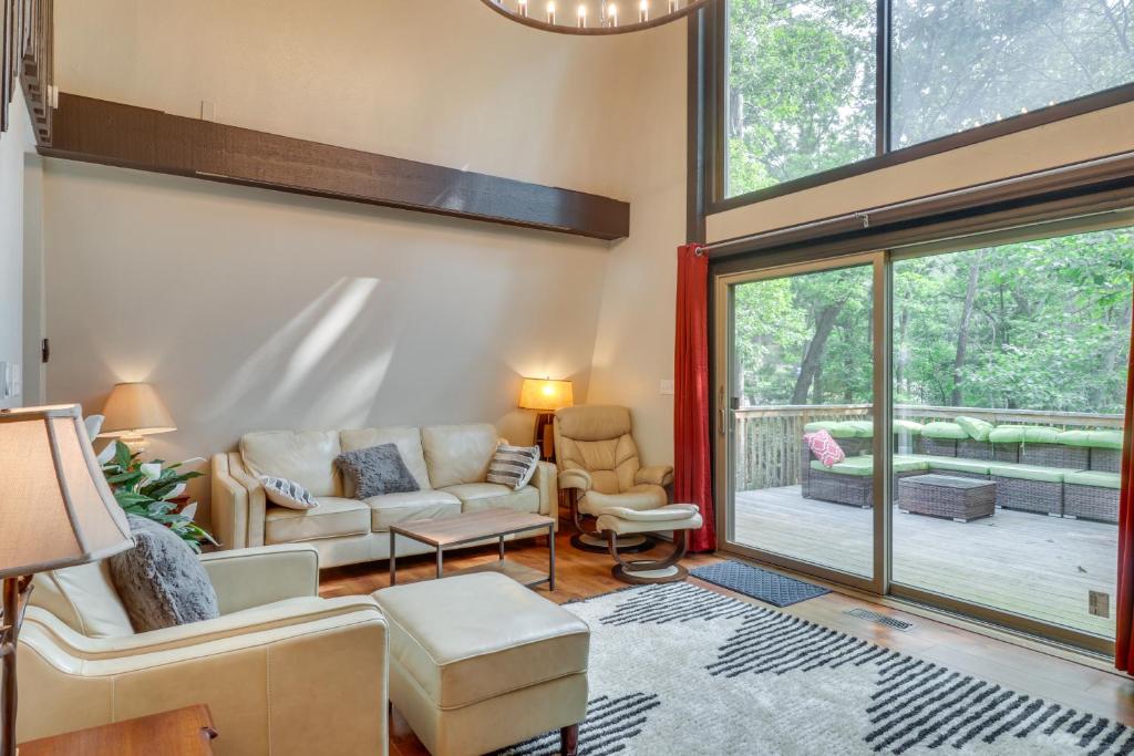 Spacious Massanutten Retreat with Hot Tub and Games photo 3