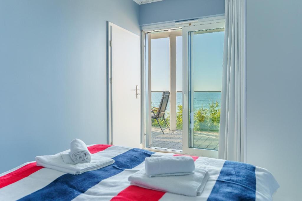 Apartament Kapitański z widokiem na morze - by Perłowa Przystań Rent photo 1