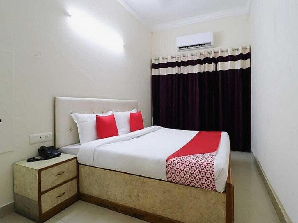 OYO Flagship 80584 Hotel Anand