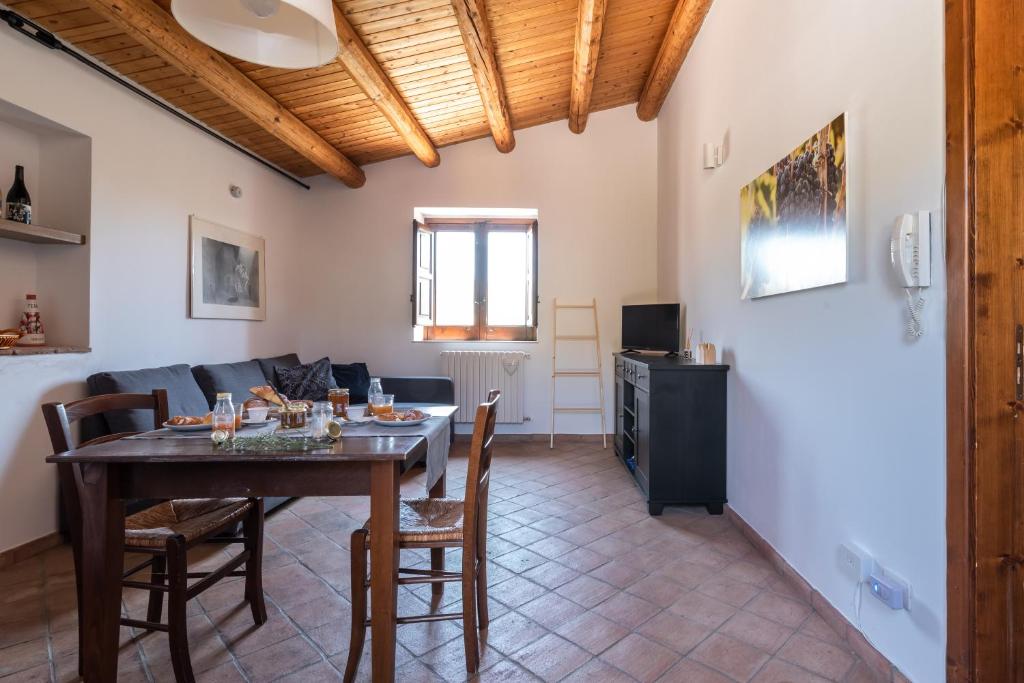Cottage immerso nel vigneto photo 1
