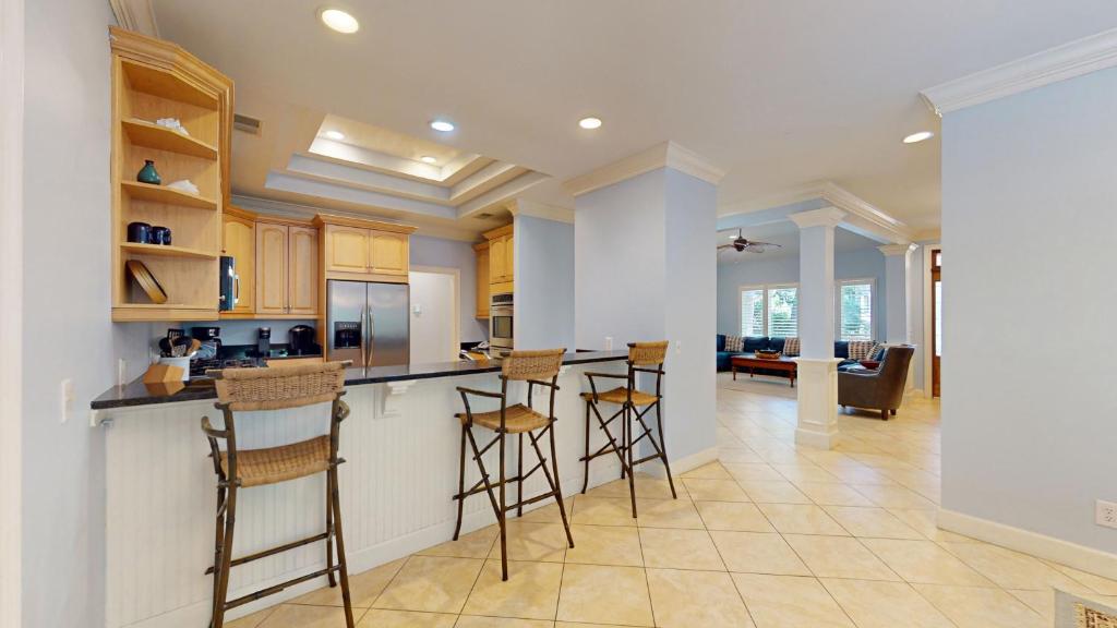 1 Troon Dr image