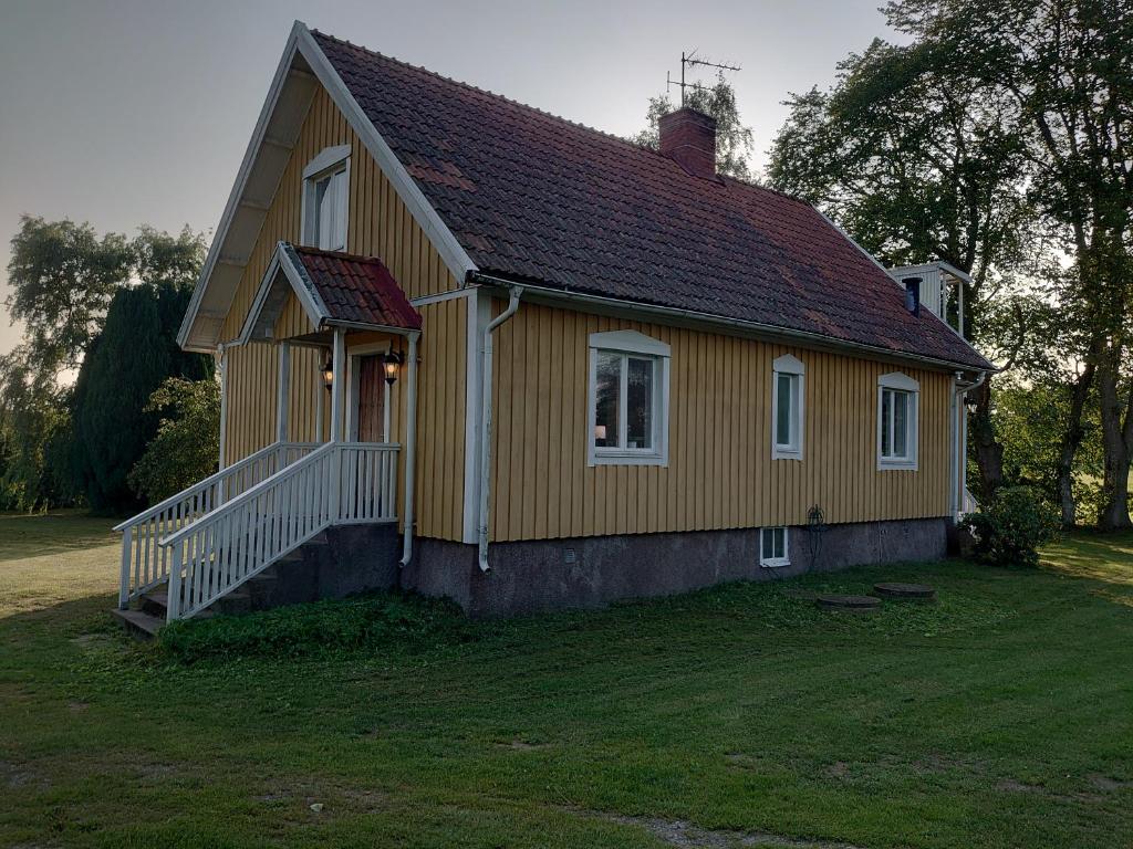 Stålemara Gård Lilla gula huset på landet