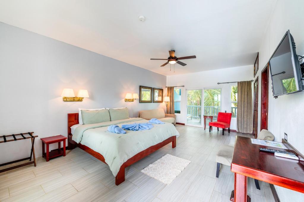 Parrot Cove Lodge photo 3