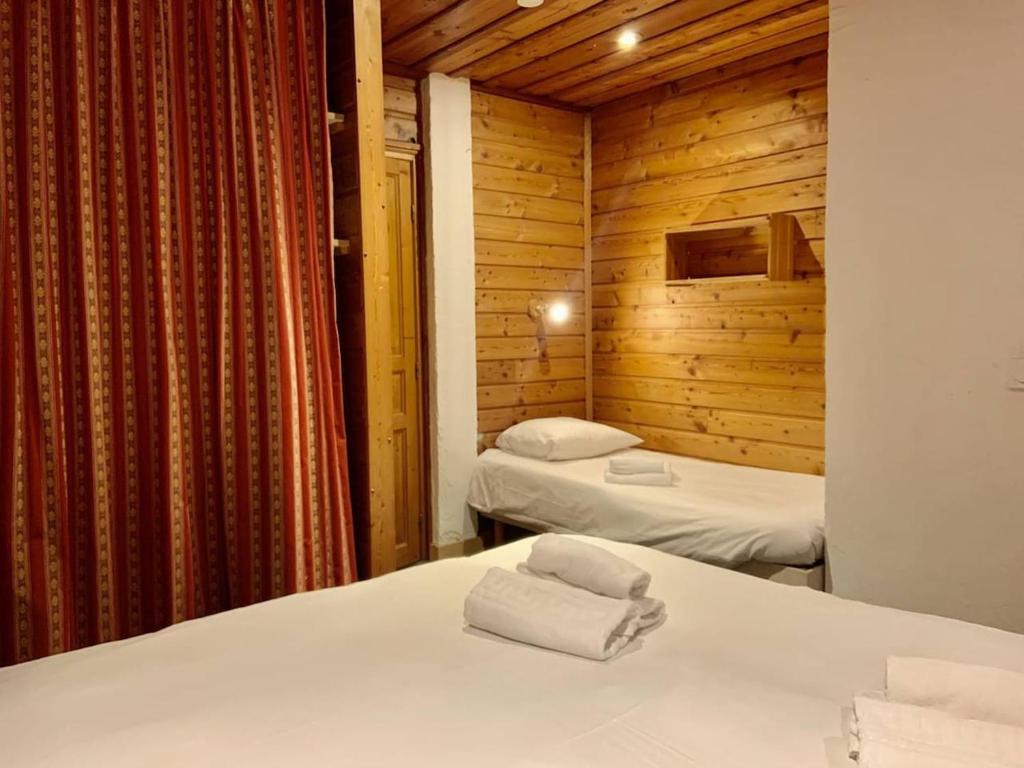 Alpe d'Huez Houses - Chalet Justine - Duplex for up to 15 people amazing location photo 4
