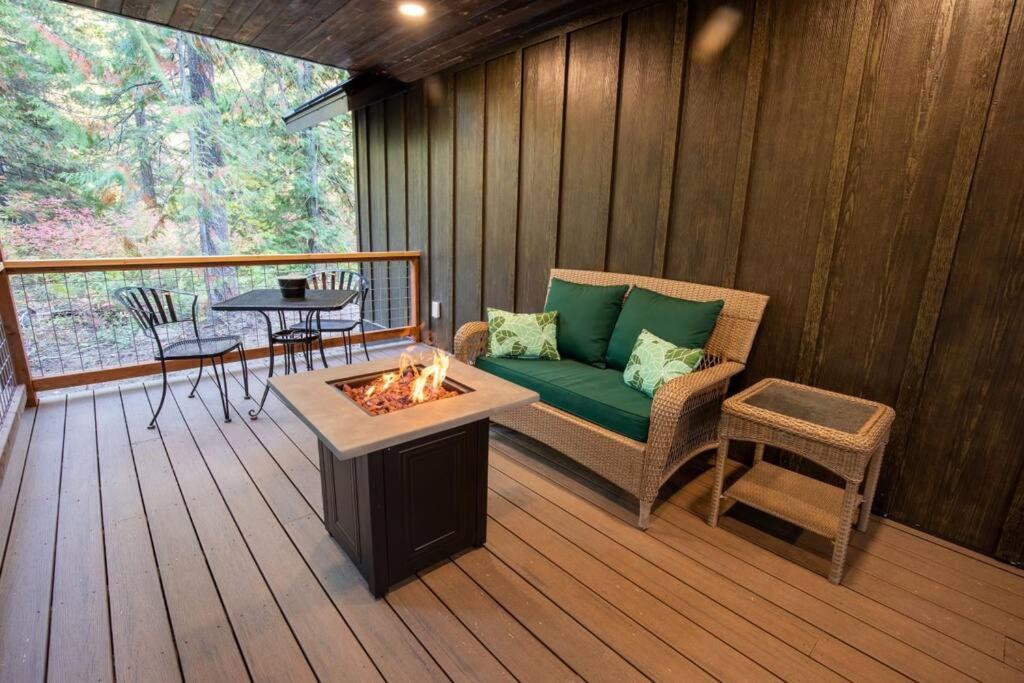Tall Pines a cozy 1 bedroom Tiny Cabin photo 2
