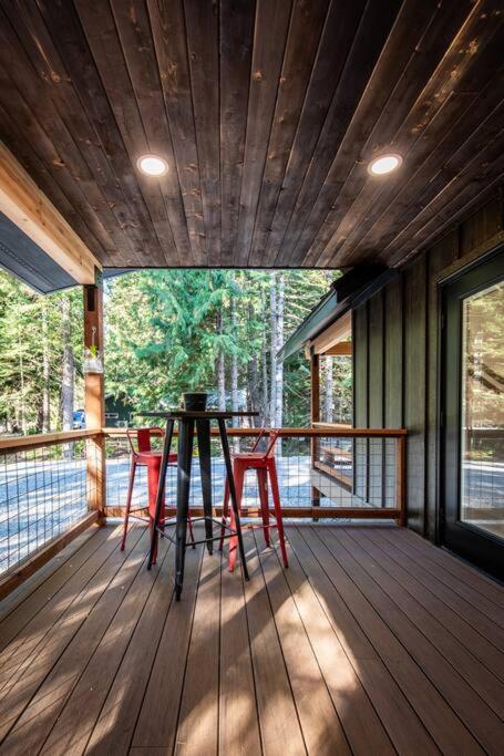 Ski Chalet A cozy little cabin in the woods near Lake Wenatchee photo 2