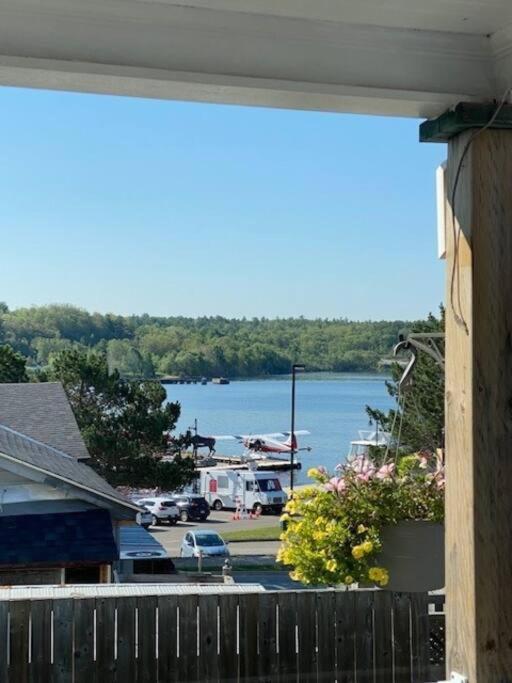 Conveniently located Private Home, steps to water! photo 3