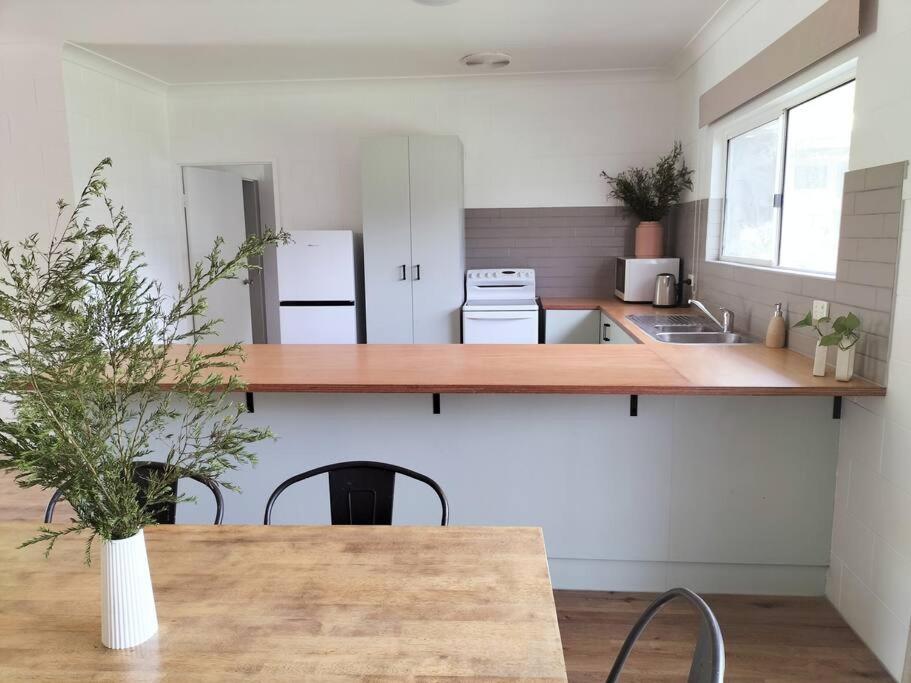 Spacious, Modern & Central photo 2
