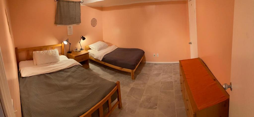 Fresh Private Apartment Lower level- 2 beds photo 4