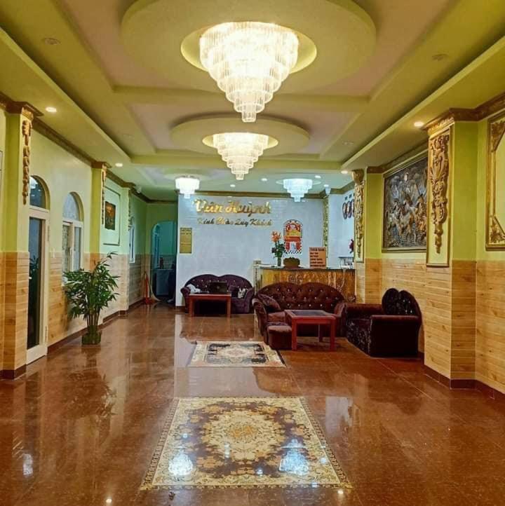 VÂN HUỲNH HOTEL