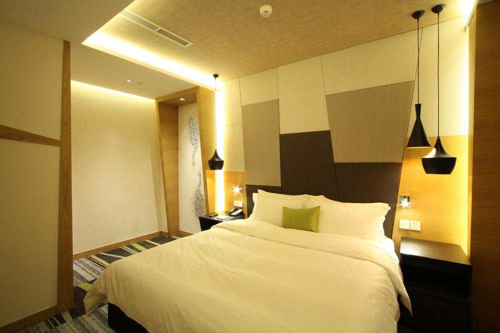 BeiJing Qianyuan Hotel - Tap to explore photos