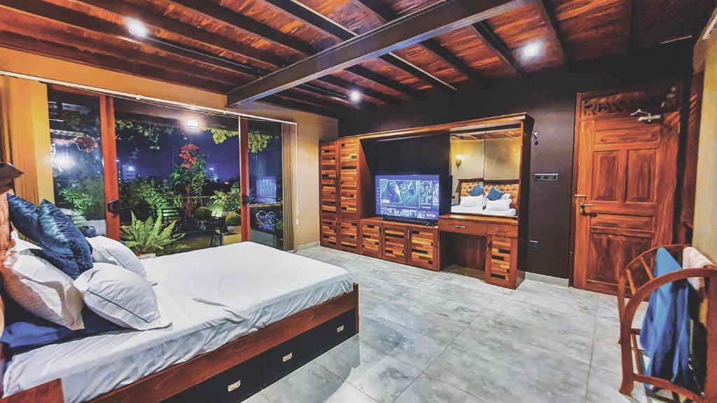 Luxury Transit Villa photo 1