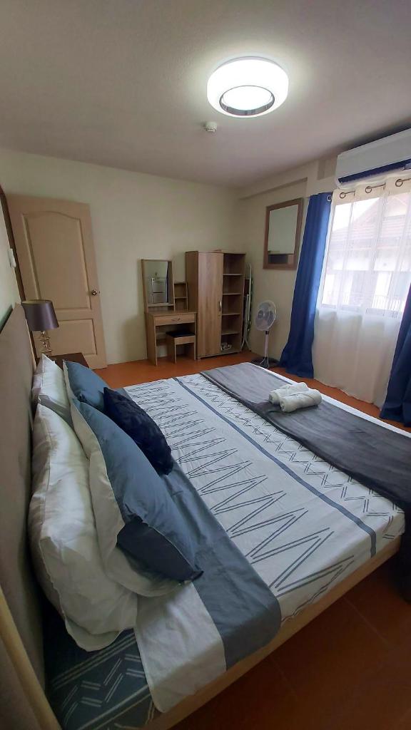 Cozy condo for rent photo 4