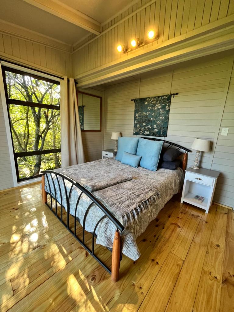 Moonriver Cottage, Prime Lagoon Views & Solar Power photo 3