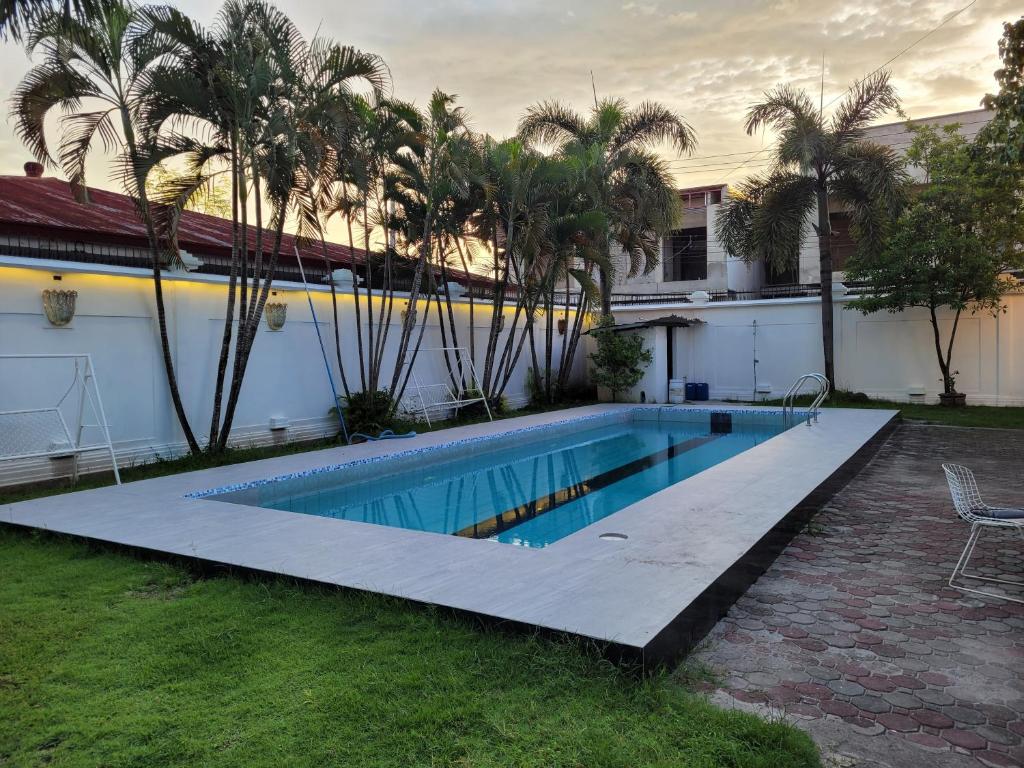 Book 1 take 2 villas - Jay's villa 1 Timog photo 1