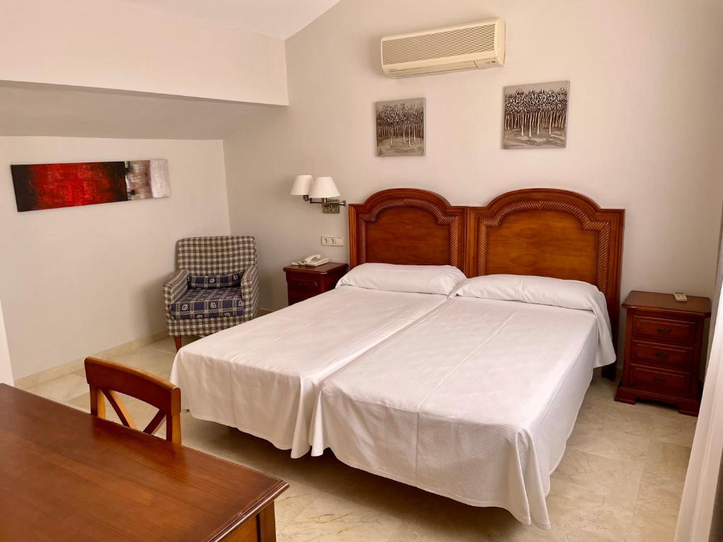 Aparthotel Bahia Pinosol photo 1
