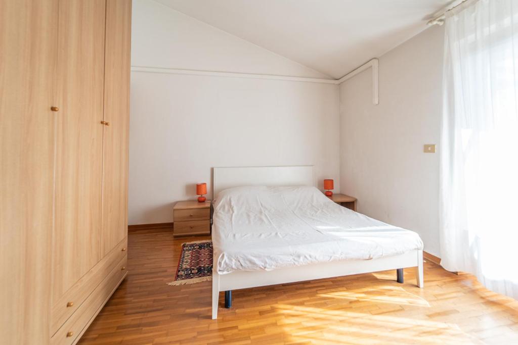 Visogliano Roomy Apt w/ Terrace near the Station photo 4
