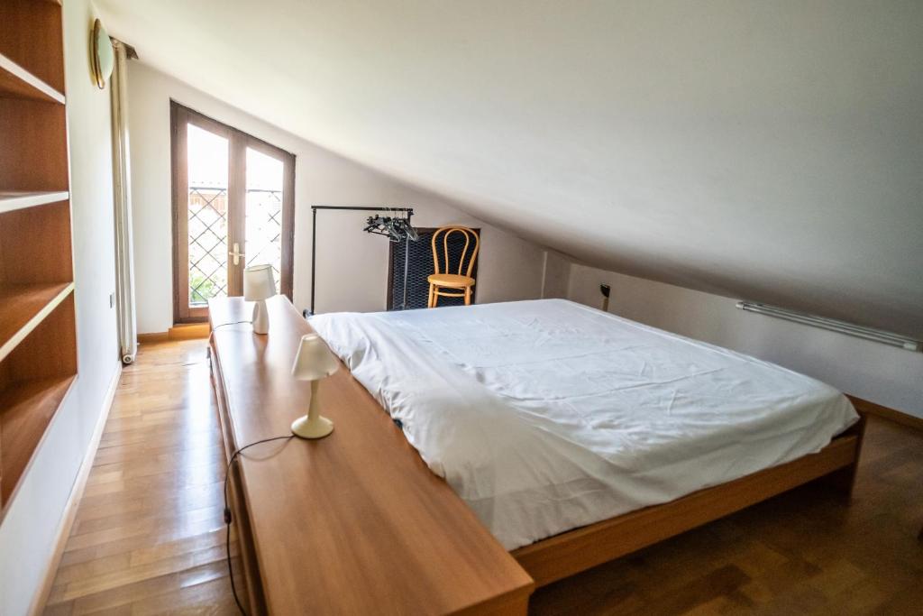 Visogliano Roomy Apt w/ Terrace near the Station photo 3