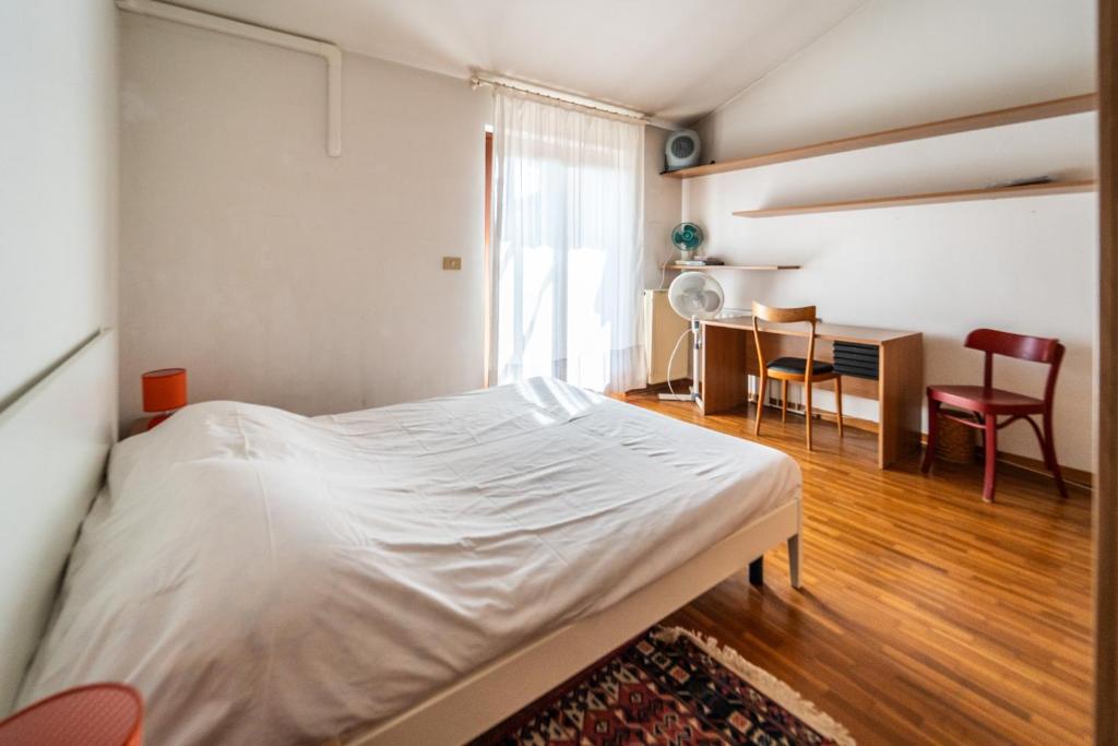 Visogliano Roomy Apt w/ Terrace near the Station photo 1