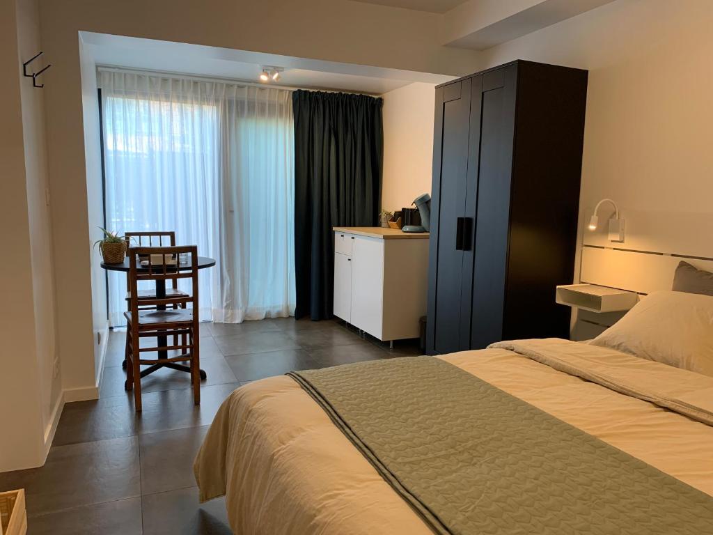 Homestay, ground floor, comfort room photo 1