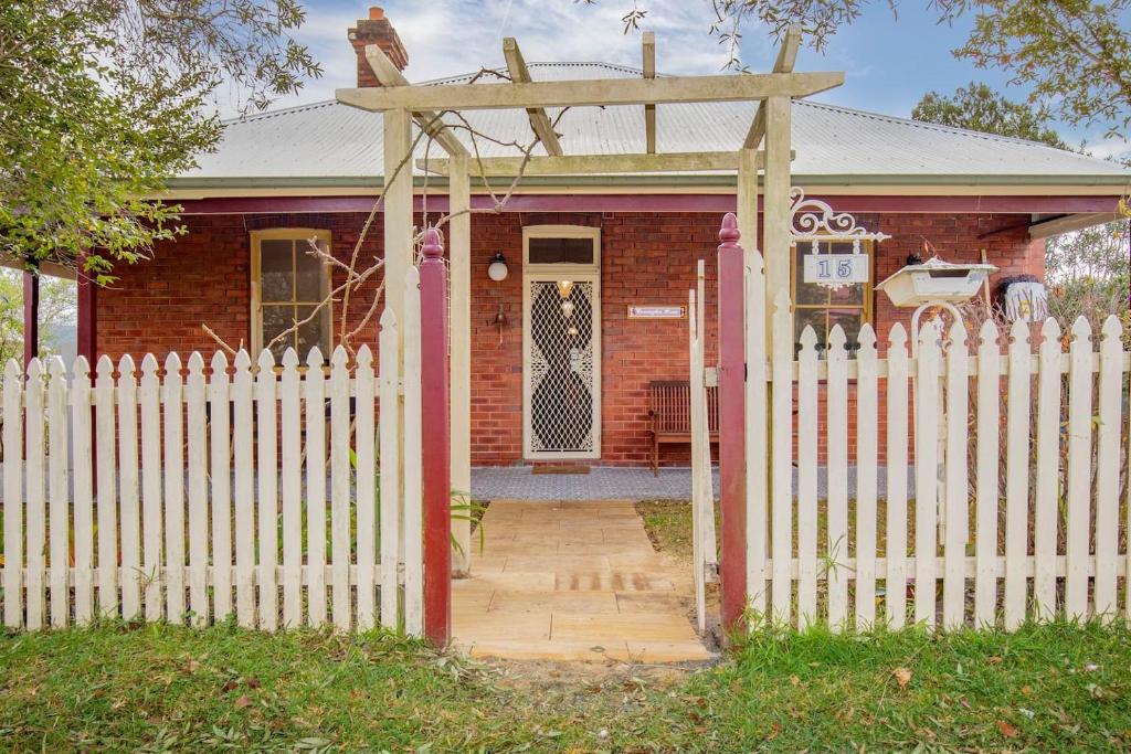 'Carrington House' A Gorgeous Regional Retreat photo 2