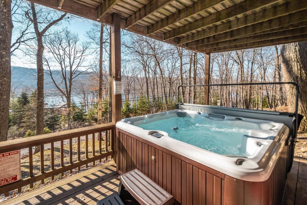 Slip Away Chalet photo 1