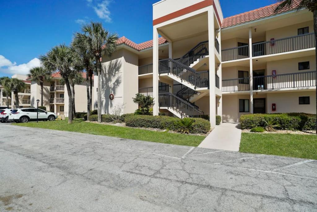 Oasis 21 Oceanfront with Pool photo 1