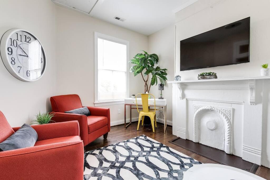 Modern, Convenient Gem: Urban Retreat 'n Richmond photo 4