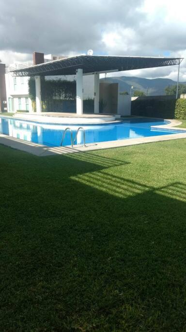 Familiar, casa con alberca y jacuzzi photo 3
