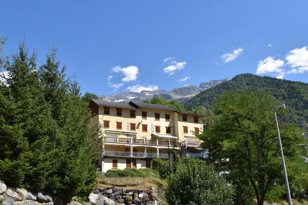 VAUJANYLOCATIONS - Roches Grandes 49 photo 1